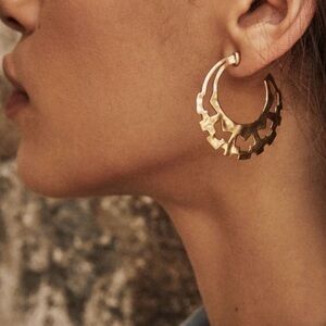 Kendra Scott Shiva Hoop Earrings in Vintage Gold